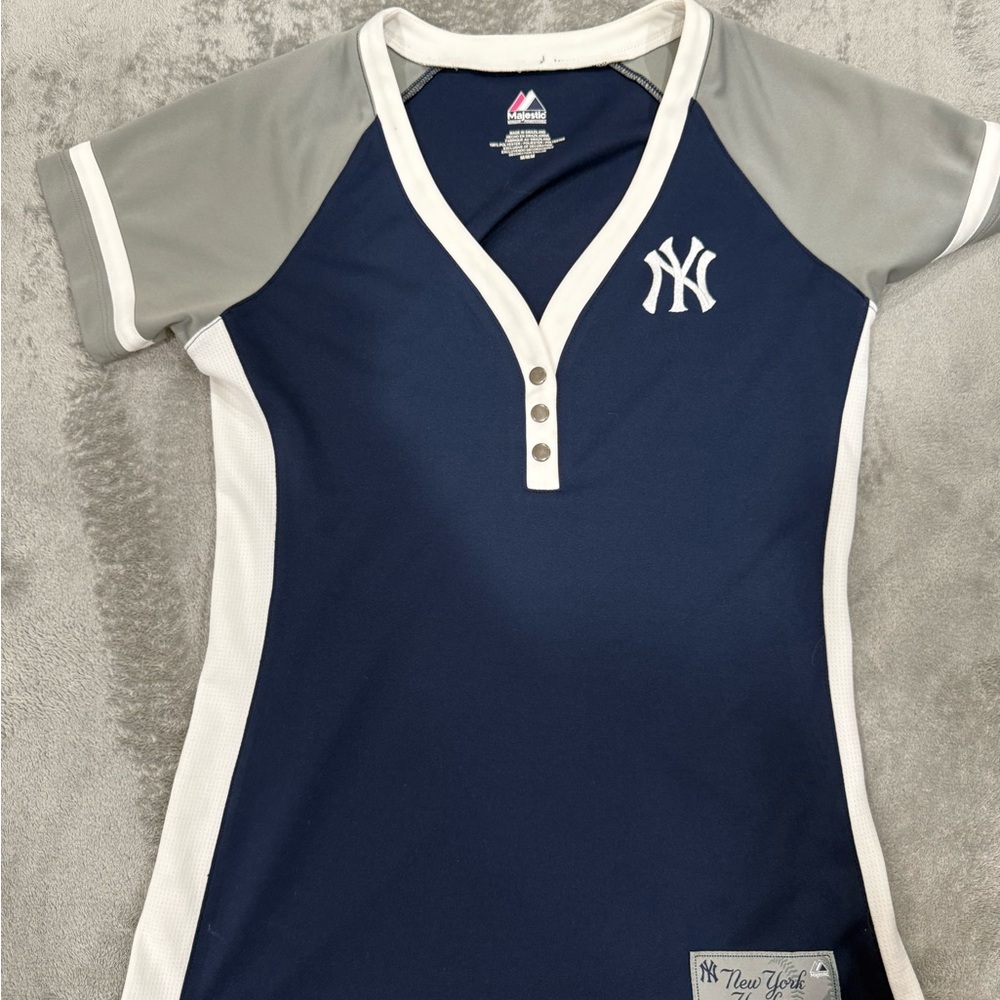 Majestic New York Yankees Navy and Cream Shirt